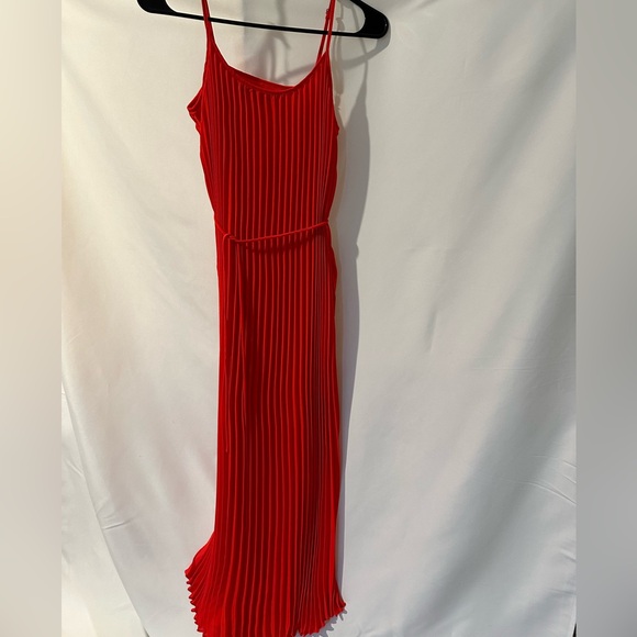 New with tags; Banana republic red optional tie waist - Picture 1 of 6